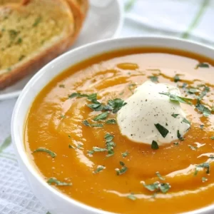 Winter Soup with bread roll